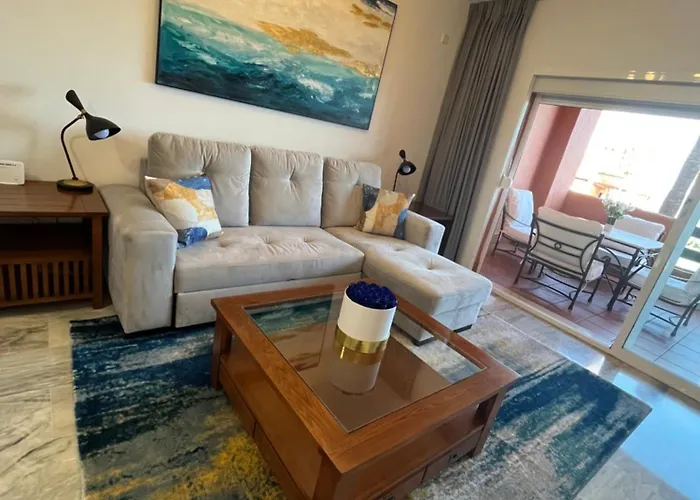 Sunriser Sea View شقة *