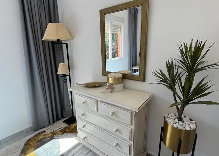 Sunriser Sea View * إِستيبونا