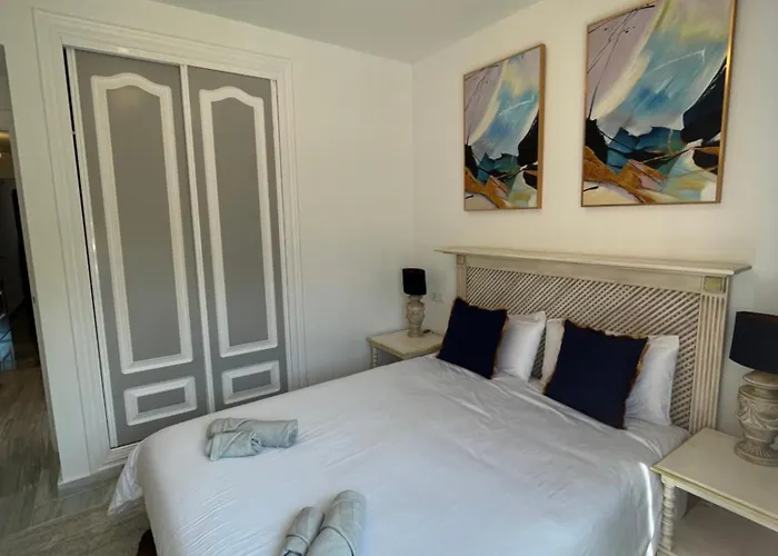 شقة Sunriser Sea View إِستيبونا